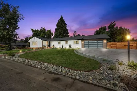 Exterior - 1611 Del Dayo Dr, Carmichael, CA 95608 photo 1 of 18