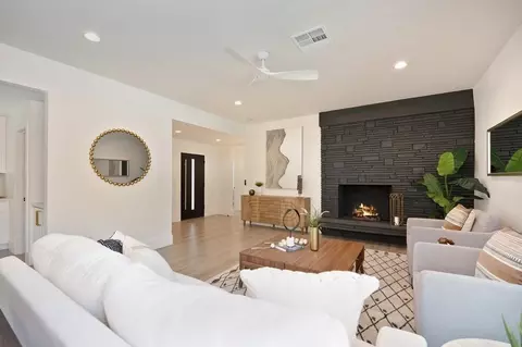 Living - 1611 Del Dayo Dr, Carmichael, CA 95608 photo 3 of 6