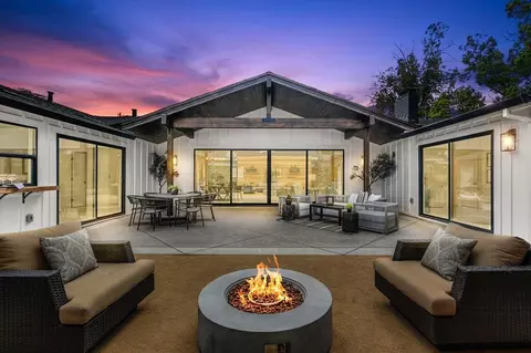 Exterior - 1611 Del Dayo Dr, Carmichael, CA 95608 photo 2 of 18