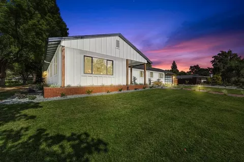 Exterior - 1611 Del Dayo Dr, Carmichael, CA 95608 photo 4 of 18