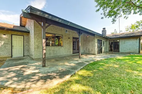 Exterior - 4840 Robertson Ave, Carmichael, CA 95608 photo 6 of 13