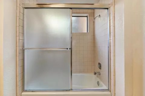 Bath - 4840 Robertson Ave, Carmichael, CA 95608 photo 2 of 5