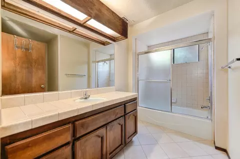 Bath - 4840 Robertson Ave, Carmichael, CA 95608 photo 1 of 5