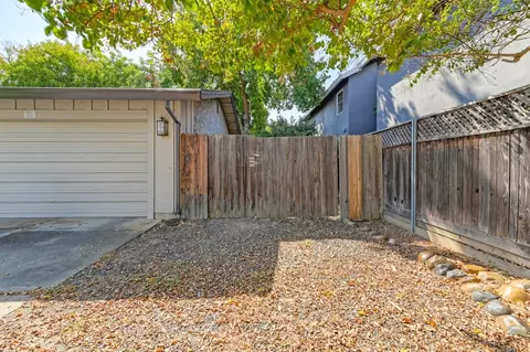 Exterior - 4840 Robertson Ave, Carmichael, CA 95608 photo 2 of 13