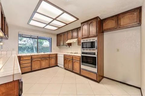 Kitchen - 4840 Robertson Ave, Carmichael, CA 95608 photo 4 of 7