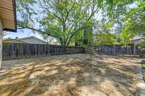 Exterior - 4840 Robertson Ave, Carmichael, CA 95608 photo 9 of 13