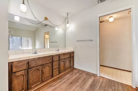 Bath - 4840 Robertson Ave, Carmichael, CA 95608 photo 3 of 5