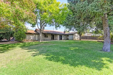 Exterior - 4840 Robertson Ave, Carmichael, CA 95608 photo 7 of 13