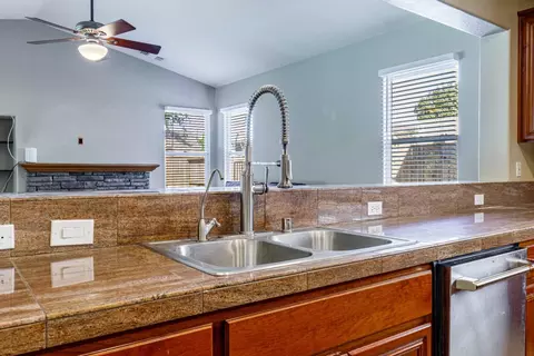 4205 Beyer Park Dr, Modesto, CA 95357 photo 7