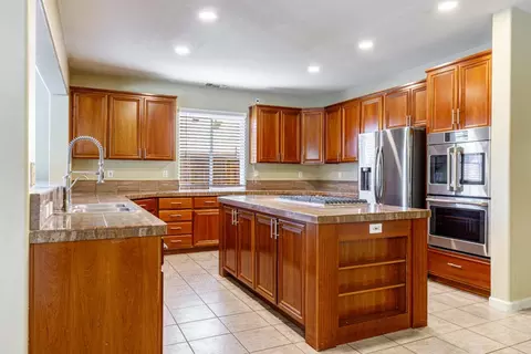 4205 Beyer Park Dr, Modesto, CA 95357 photo 4
