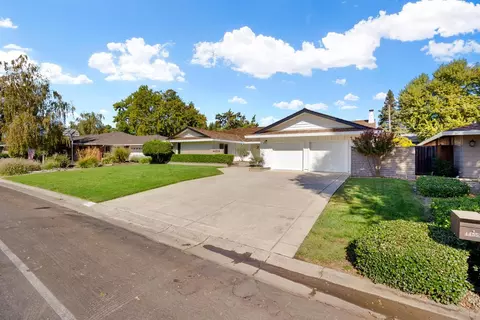 Exterior - 44558 N El Macero Dr, El Macero, CA 95618 photo 6 of 12