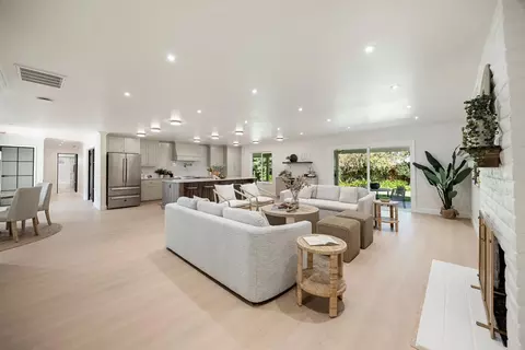 Living - 44558 N El Macero Dr, El Macero, CA 95618 photo 1 of 3