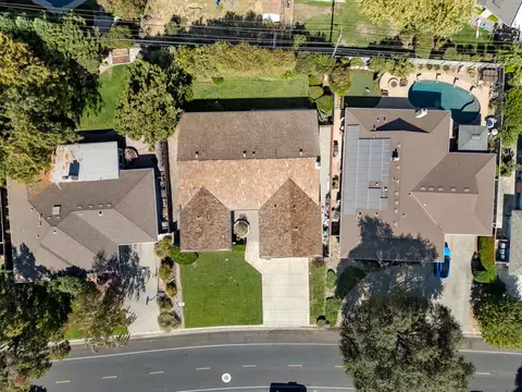 View/Area - 44558 N El Macero Dr, El Macero, CA 95618 photo 2 of 6