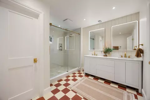 Bath - 44558 N El Macero Dr, El Macero, CA 95618 photo 4 of 9
