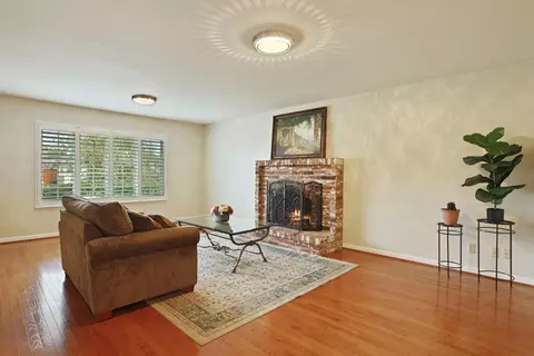 2120 Pine St, Lodi, CA 95242 photo 5