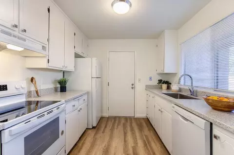 Kitchen - 2758 Hatteras Pl, Davis, CA 95616 photo 2 of 6