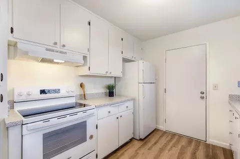 Kitchen - 2758 Hatteras Pl, Davis, CA 95616 photo 3 of 6
