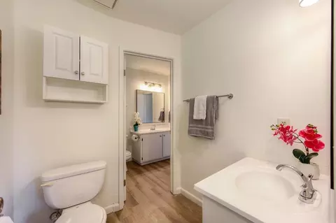 Bath - 2758 Hatteras Pl, Davis, CA 95616 photo 2 of 3