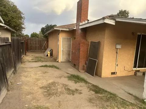 Exterior - 2209 Earlmar Dr, Modesto, CA 95350 photo 3 of 6