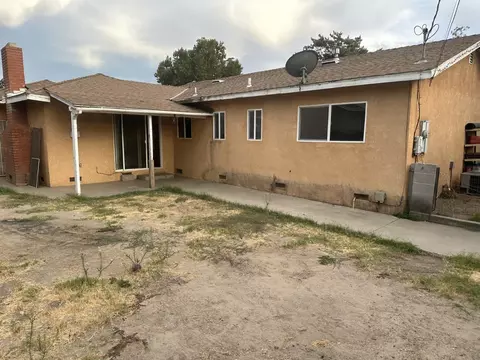 Exterior - 2209 Earlmar Dr, Modesto, CA 95350 photo 5 of 6