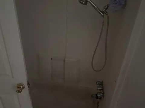Bath - 2209 Earlmar Dr, Modesto, CA 95350 photo 3 of 3