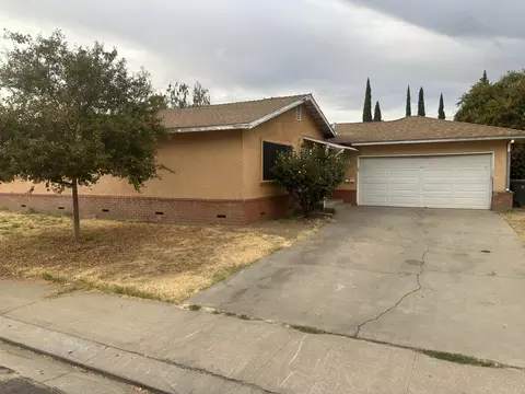 Exterior - 2209 Earlmar Dr, Modesto, CA 95350 photo 2 of 6