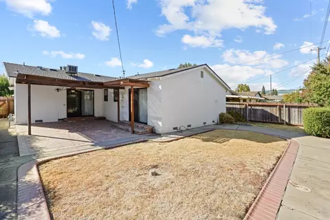 Exterior - 1208 Glenhurst Dr, Lodi, CA 95240 photo 5 of 7