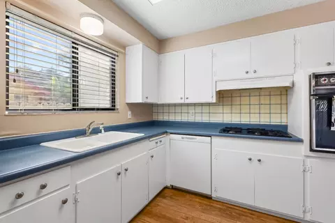 Kitchen - 1208 Glenhurst Dr, Lodi, CA 95240 photo 4 of 4