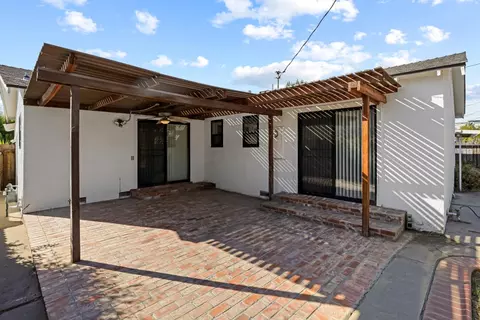 Exterior - 1208 Glenhurst Dr, Lodi, CA 95240 photo 4 of 7