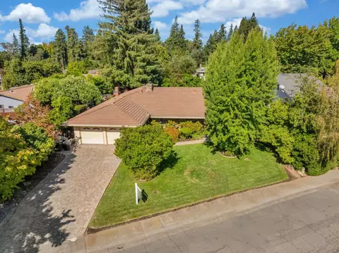 4941 Kipling Dr, Carmichael, CA 95608 photo 2