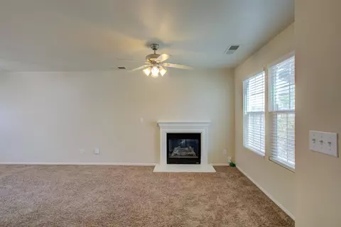 Living - 3751 Morning Glory Ave, Merced, CA 95348 photo 3 of 7