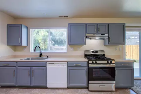 Kitchen - 3751 Morning Glory Ave, Merced, CA 95348 photo 2 of 5