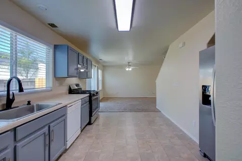 Kitchen - 3751 Morning Glory Ave, Merced, CA 95348 photo 3 of 5