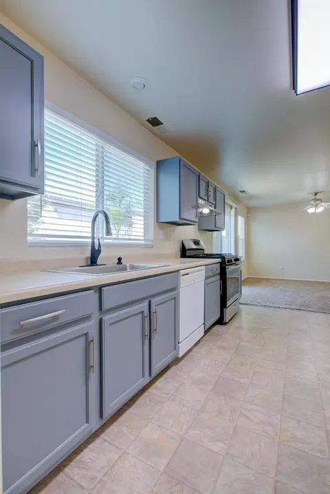 Kitchen - 3751 Morning Glory Ave, Merced, CA 95348 photo 4 of 5