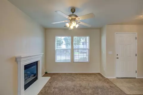 Living - 3751 Morning Glory Ave, Merced, CA 95348 photo 4 of 7