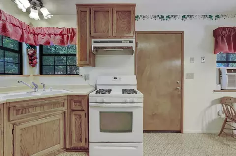 Kitchen - 10848 Eich, Dobbins, CA 95935 photo 4 of 7