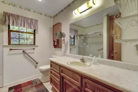 Bath - 10848 Eich, Dobbins, CA 95935 photo 1 of 3
