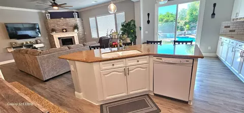 Kitchen - 776 Griffey Way, Galt, CA 95632 photo 2 of 12
