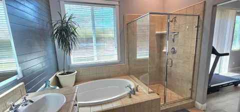 Bath - 776 Griffey Way, Galt, CA 95632 photo 3 of 6