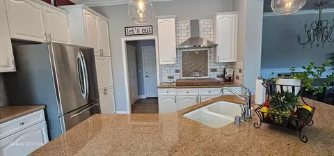 Kitchen - 776 Griffey Way, Galt, CA 95632 photo 11 of 12