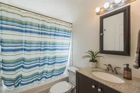 Bath - 2669 Blackburn Dr, Davis, CA 95618 photo 1 of 2