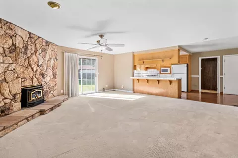 Living - 12134 Midway Dr, Tracy, CA 95377 photo 8 of 11