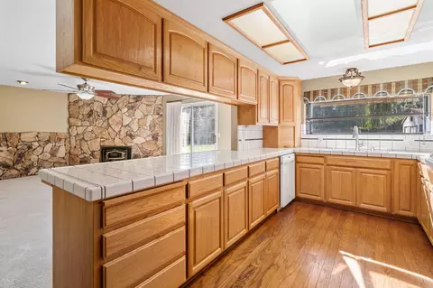Kitchen - 12134 Midway Dr, Tracy, CA 95377 photo 4 of 5