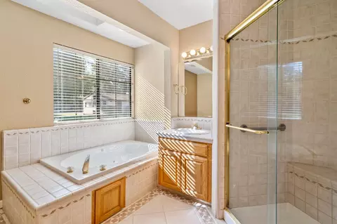 Bath - 12134 Midway Dr, Tracy, CA 95377 photo 2 of 4