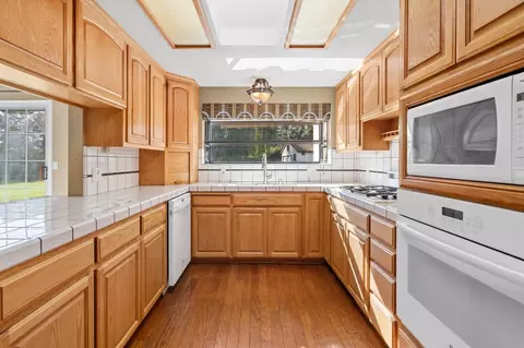 Kitchen - 12134 Midway Dr, Tracy, CA 95377 photo 3 of 5