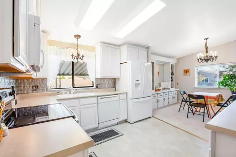 Kitchen - 20 Rollingwood Dr #103, Jackson, CA 95642 photo 3 of 4