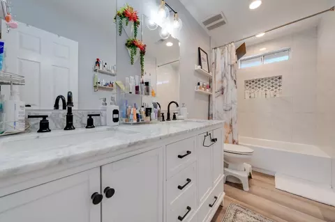 Bath - 8409 Thornbury Dr, Antelope, CA 95843 photo 4 of 5
