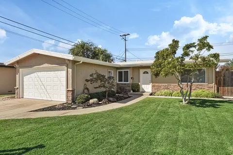 413 N Sunset Dr, Lodi, CA 95240 photo 2