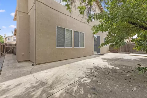 Exterior - 1287 Gentry Ct, Tracy, CA 95377 photo 6 of 7