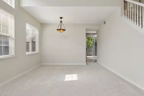 Living - 1287 Gentry Ct, Tracy, CA 95377 photo 4 of 6